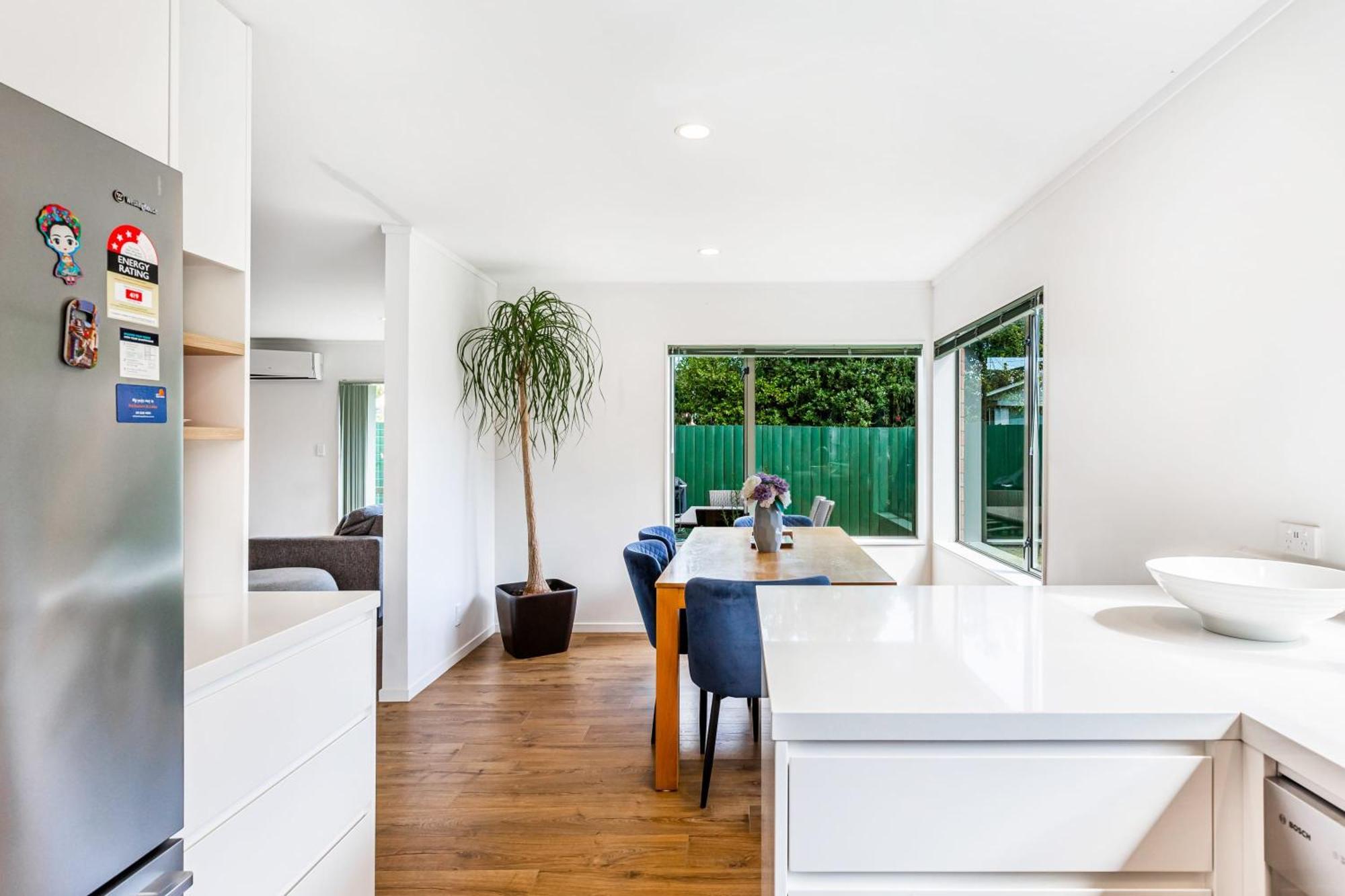 Private And Sunny 3-Bedroom Home With Parking Auckland Luaran gambar