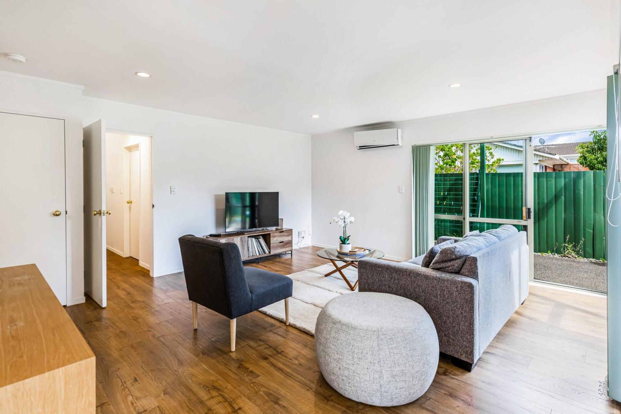 Private And Sunny 3-Bedroom Home With Parking Auckland Luaran gambar