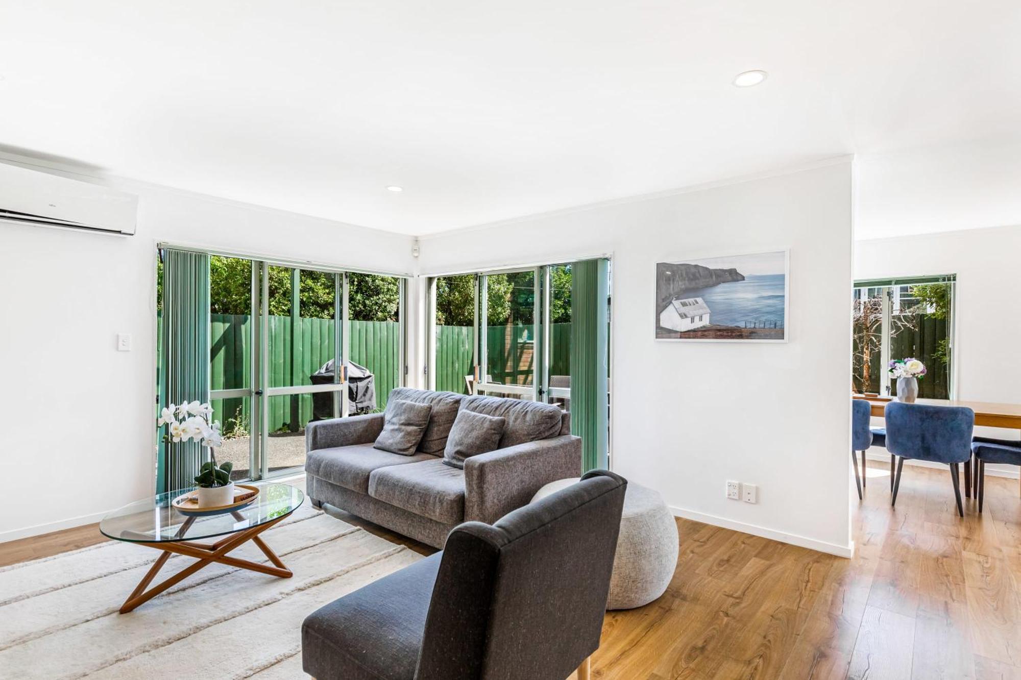 Private And Sunny 3-Bedroom Home With Parking Auckland Luaran gambar
