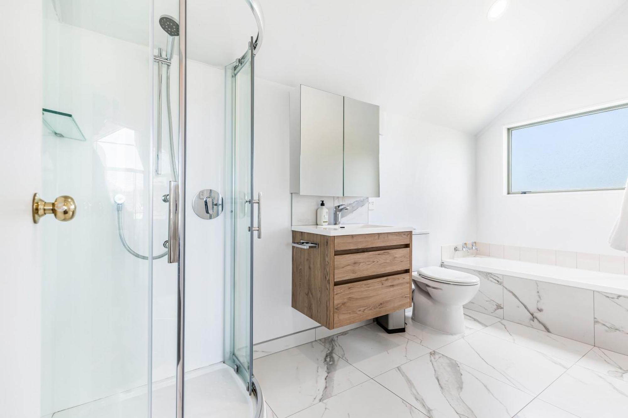 Private And Sunny 3-Bedroom Home With Parking Auckland Luaran gambar