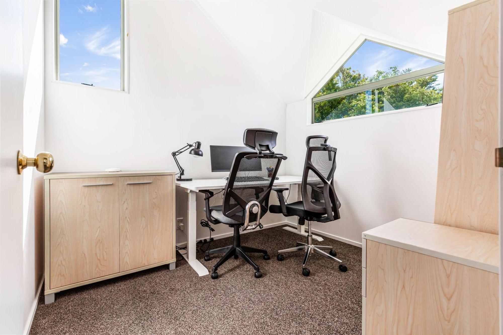 Private And Sunny 3-Bedroom Home With Parking Auckland Luaran gambar