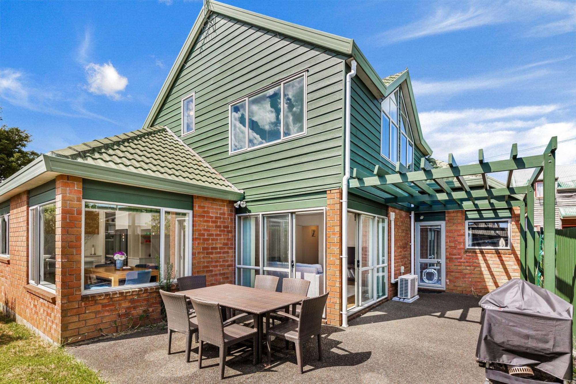 Private And Sunny 3-Bedroom Home With Parking Auckland Luaran gambar