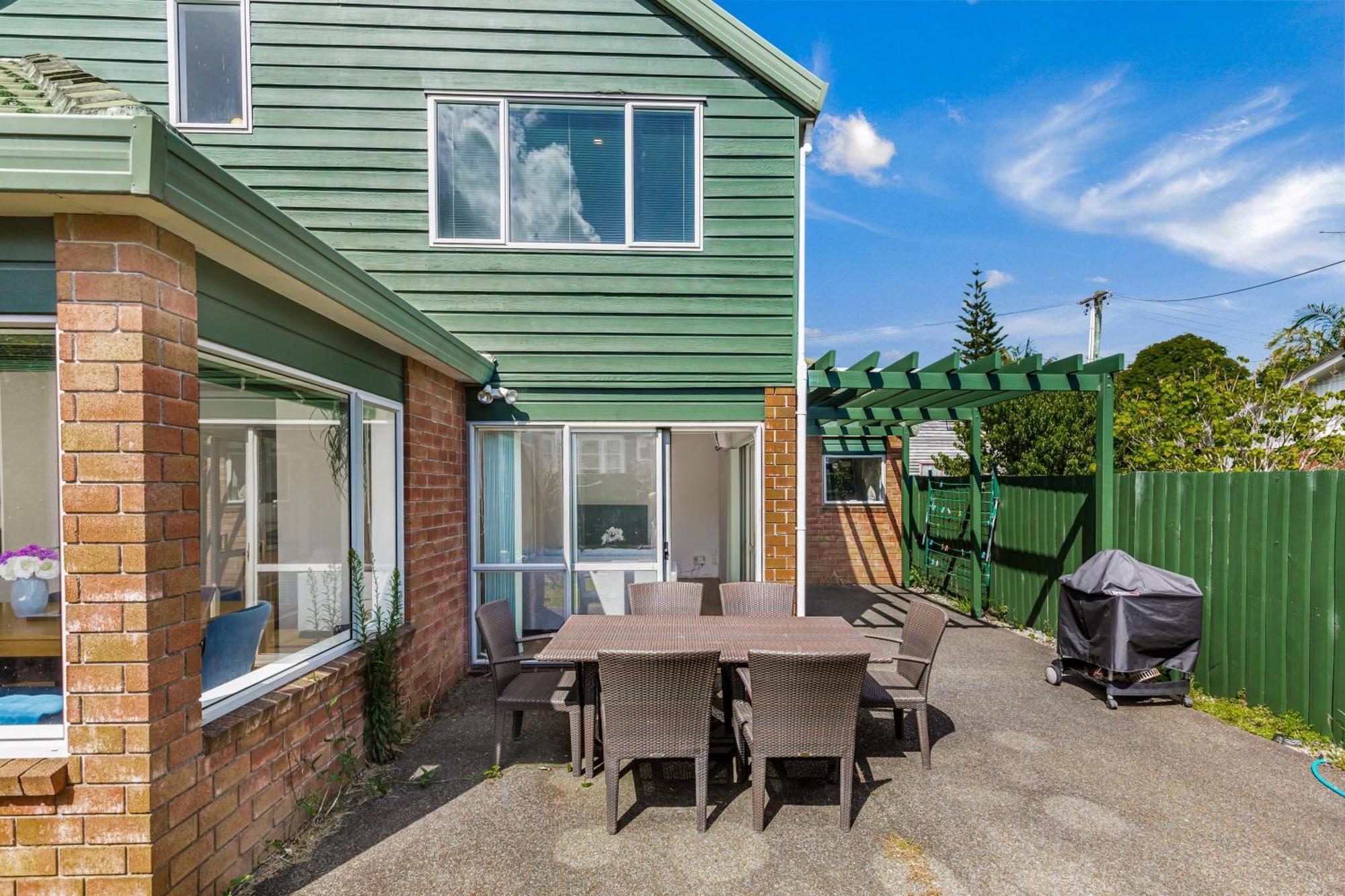 Private And Sunny 3-Bedroom Home With Parking Auckland Luaran gambar